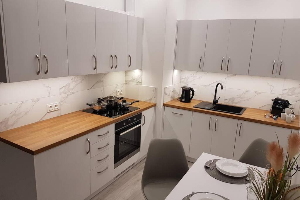 Komfortowy Nowoczesny Apartament Kustronia Z Garazem Balkonem Wanna Bielsko-Biala Luaran gambar